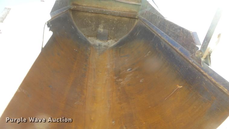 image for item DC0659 1996 Volvo WG dump truck