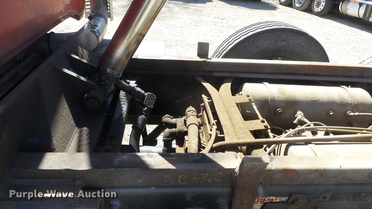 image for item DC0659 1996 Volvo WG dump truck