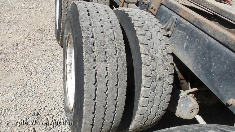 image for item DC0659 1996 Volvo WG dump truck