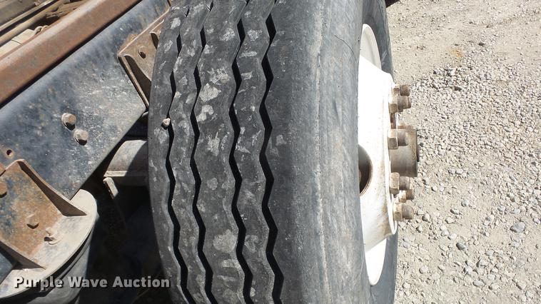 image for item DC0659 1996 Volvo WG dump truck