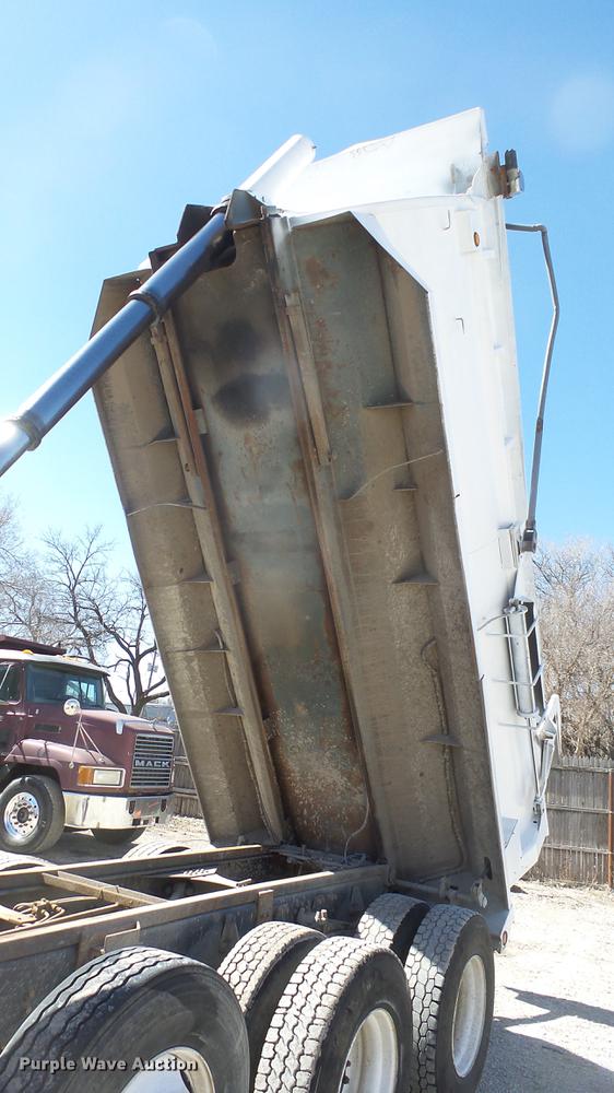 image for item DC0659 1996 Volvo WG dump truck