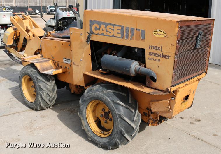 image for item DC3543 1989 Case Maxi-Sneaker B cable plow