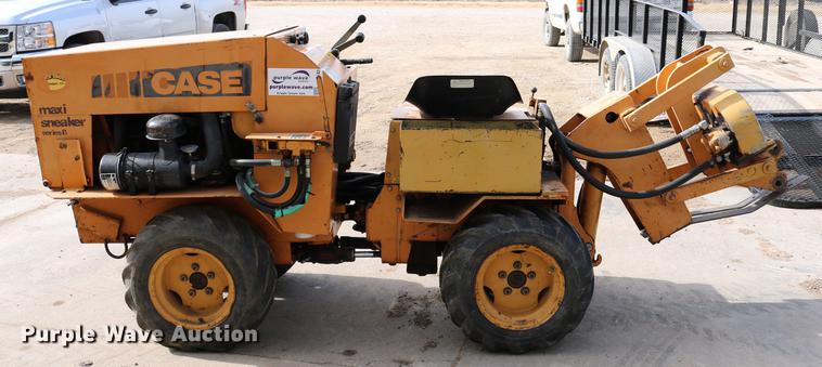 image for item DC3543 1989 Case Maxi-Sneaker B cable plow