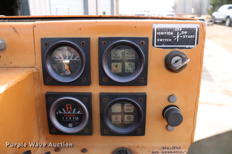 image for item DC3543 1989 Case Maxi-Sneaker B cable plow