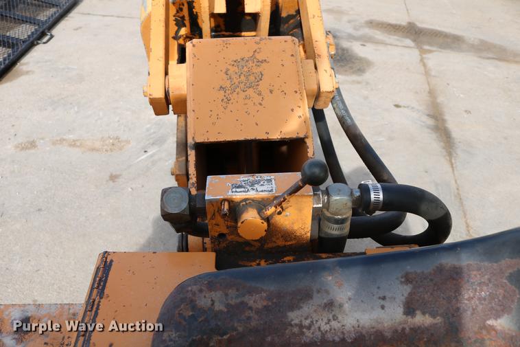 image for item DC3543 1989 Case Maxi-Sneaker B cable plow