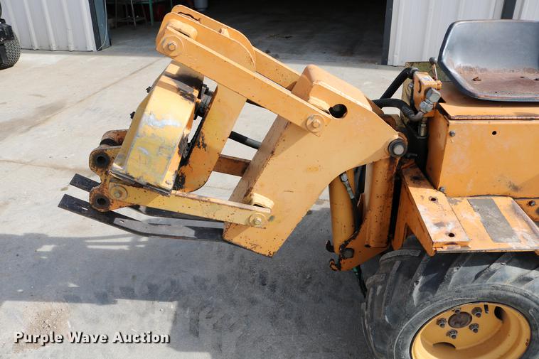 image for item DC3543 1989 Case Maxi-Sneaker B cable plow