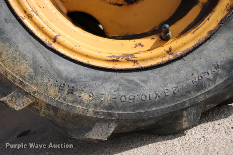 image for item DC3543 1989 Case Maxi-Sneaker B cable plow