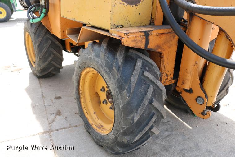 image for item DC3543 1989 Case Maxi-Sneaker B cable plow