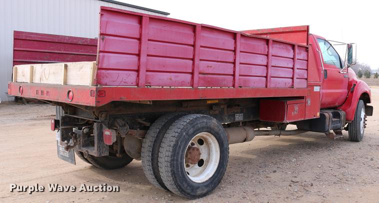 image for item DC3544 2000 Ford F650 Super Duty dump truck
