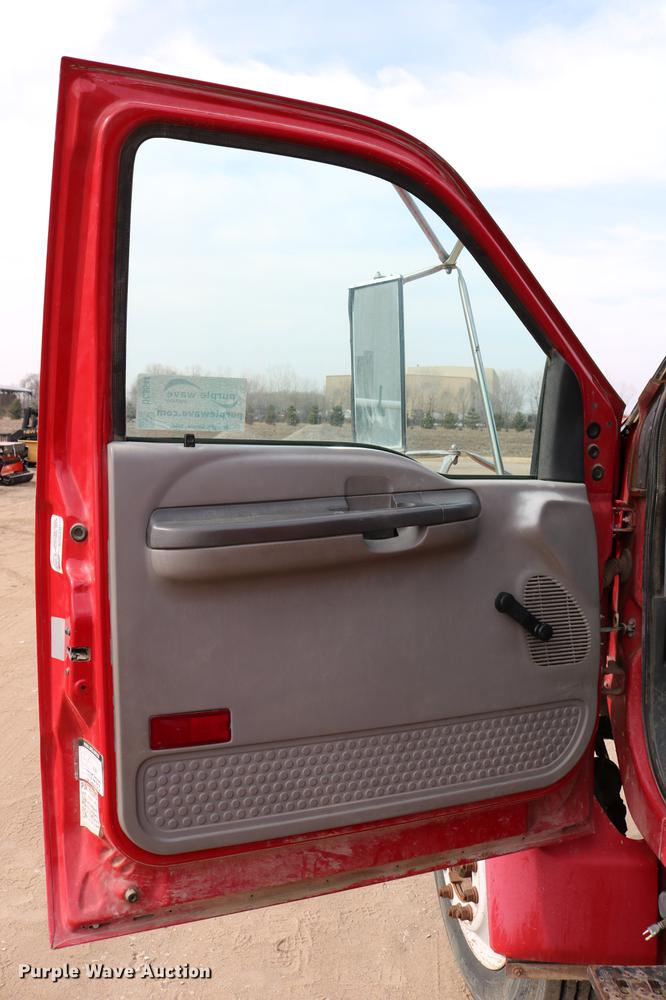 image for item DC3544 2000 Ford F650 Super Duty dump truck