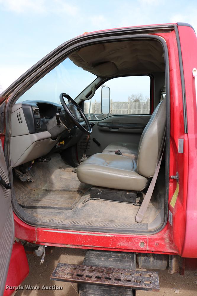 image for item DC3544 2000 Ford F650 Super Duty dump truck