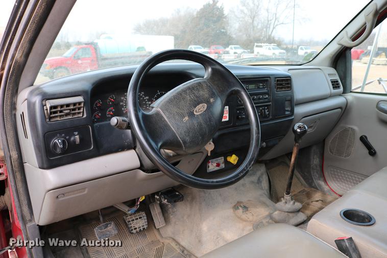 image for item DC3544 2000 Ford F650 Super Duty dump truck