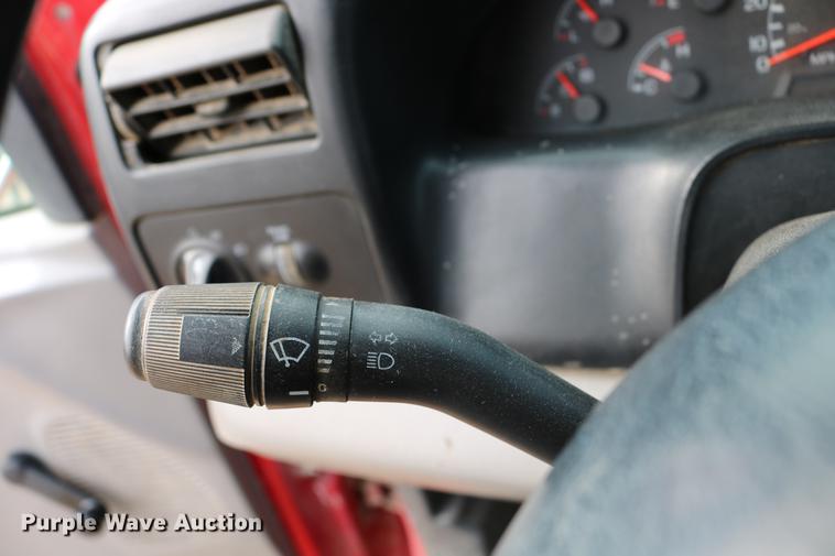 image for item DC3544 2000 Ford F650 Super Duty dump truck