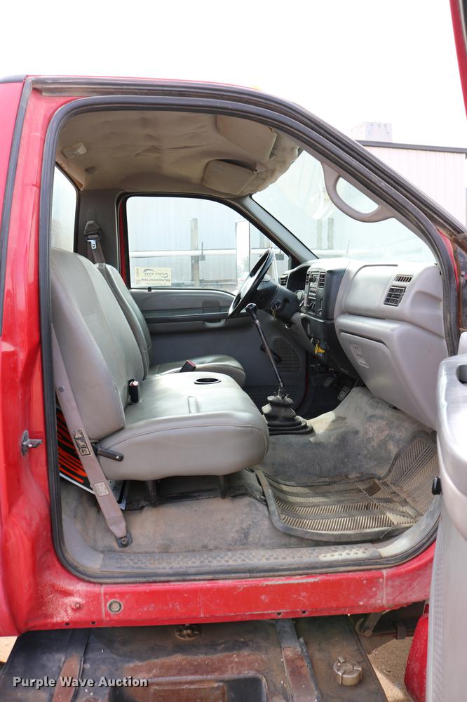 image for item DC3544 2000 Ford F650 Super Duty dump truck