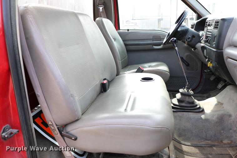 image for item DC3544 2000 Ford F650 Super Duty dump truck