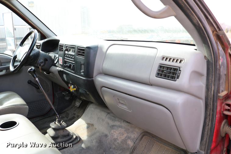 image for item DC3544 2000 Ford F650 Super Duty dump truck