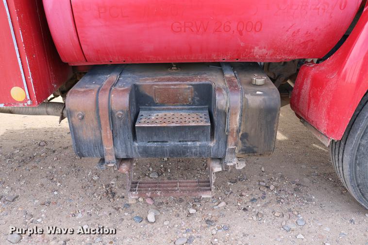 image for item DC3544 2000 Ford F650 Super Duty dump truck