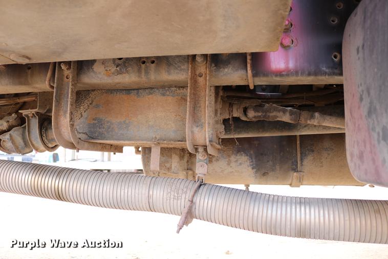 image for item DC3544 2000 Ford F650 Super Duty dump truck