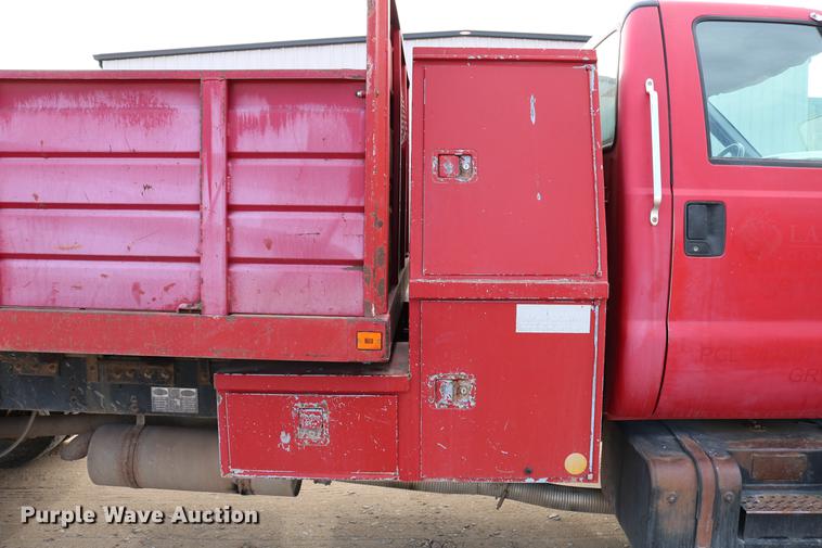 image for item DC3544 2000 Ford F650 Super Duty dump truck