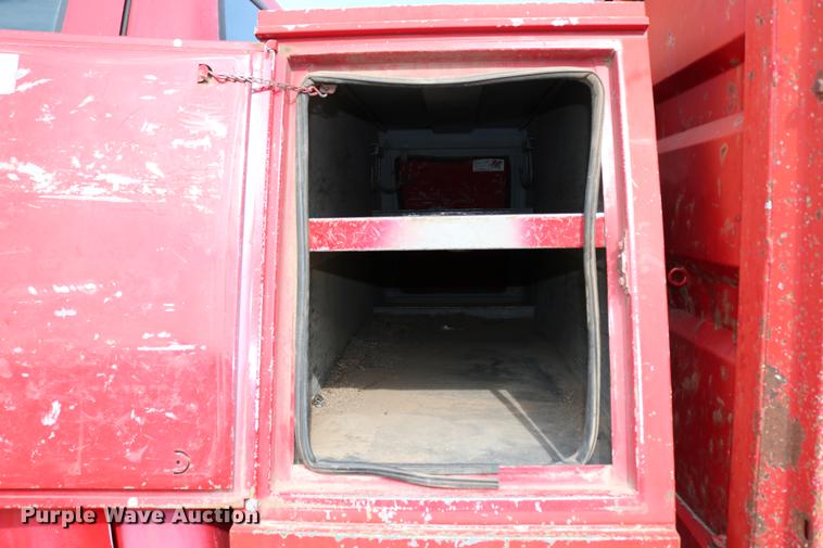 image for item DC3544 2000 Ford F650 Super Duty dump truck