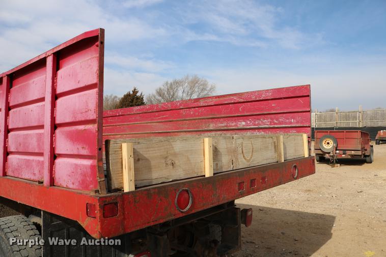 image for item DC3544 2000 Ford F650 Super Duty dump truck