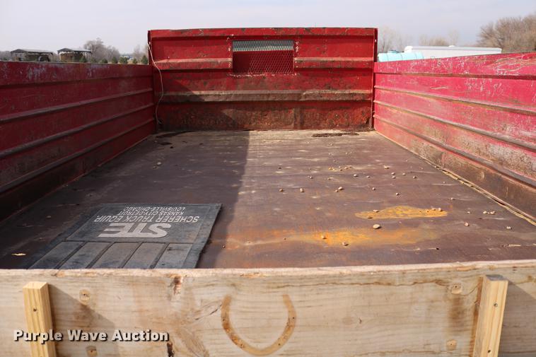 image for item DC3544 2000 Ford F650 Super Duty dump truck