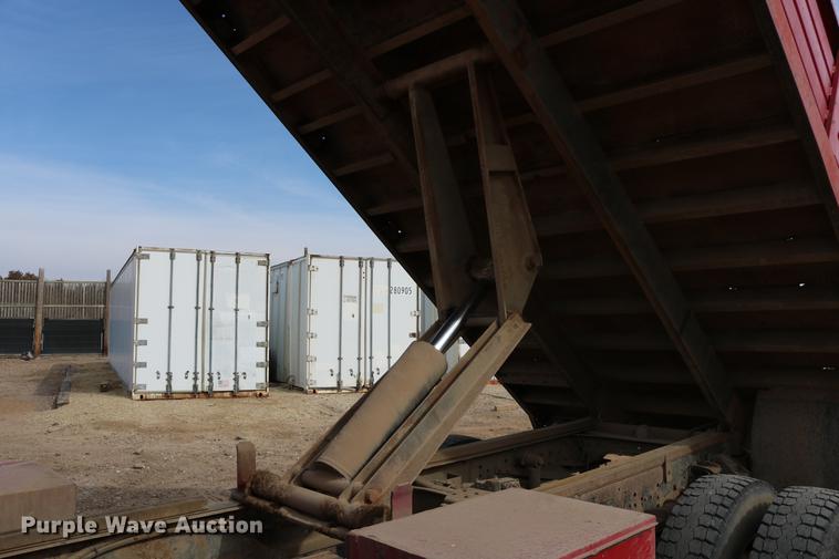 image for item DC3544 2000 Ford F650 Super Duty dump truck