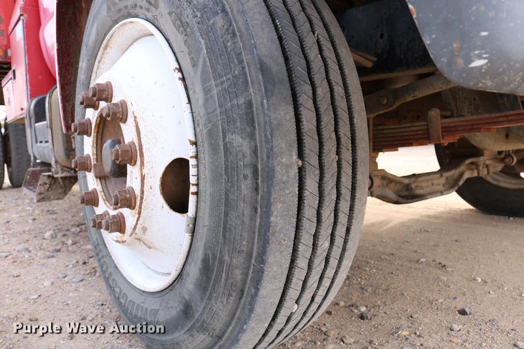 image for item DC3544 2000 Ford F650 Super Duty dump truck