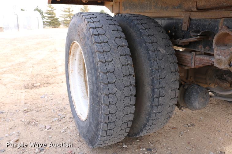 image for item DC3544 2000 Ford F650 Super Duty dump truck