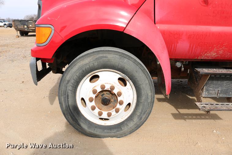 image for item DC3544 2000 Ford F650 Super Duty dump truck