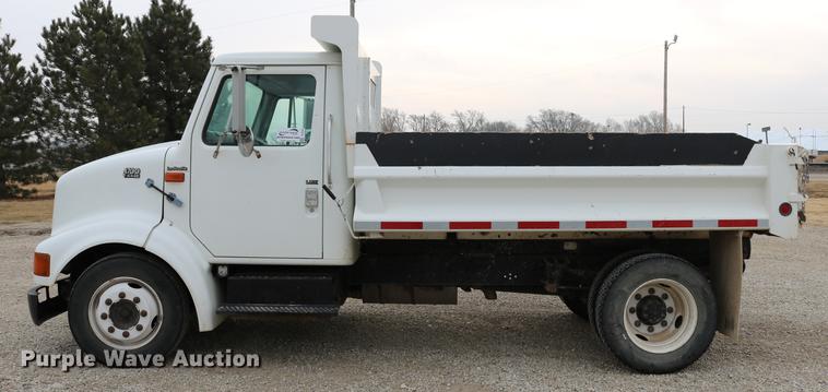 image for item DC3545 1998 International 4700 dump truck