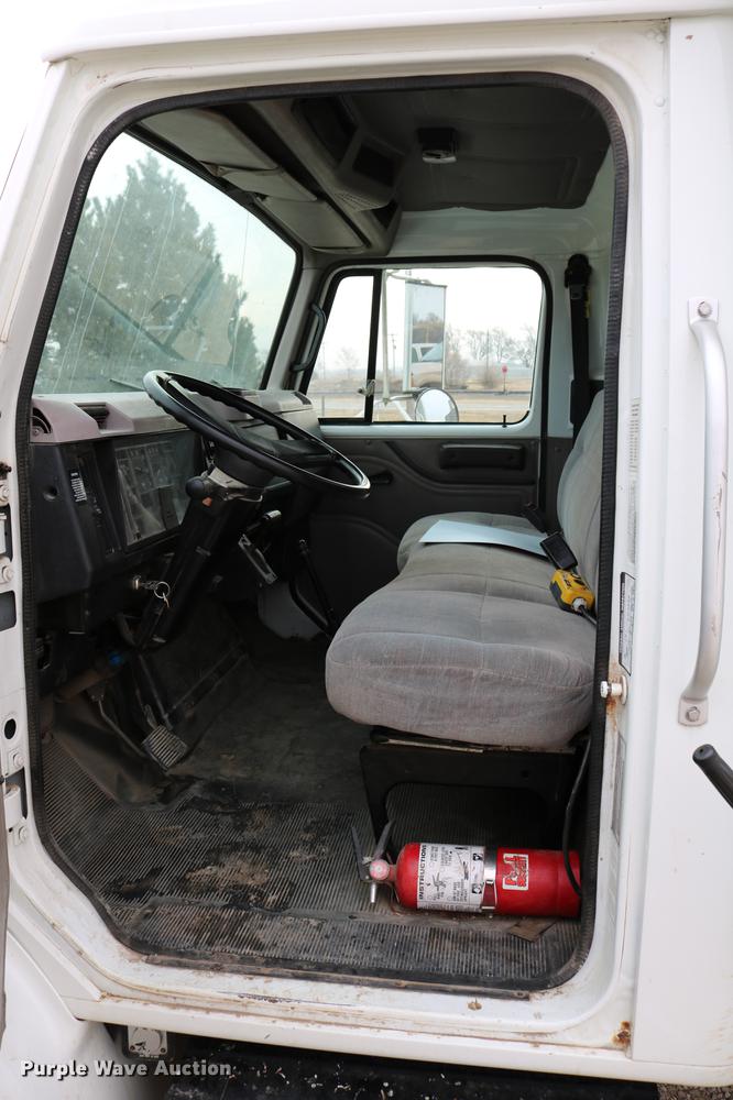 image for item DC3545 1998 International 4700 dump truck