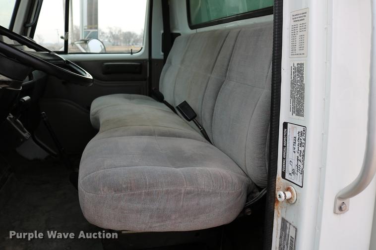 image for item DC3545 1998 International 4700 dump truck