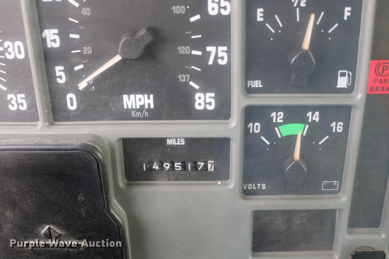 image for item DC3545 1998 International 4700 dump truck