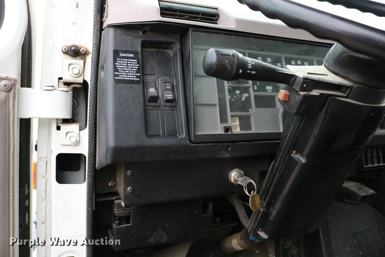 image for item DC3545 1998 International 4700 dump truck