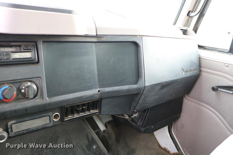 image for item DC3545 1998 International 4700 dump truck