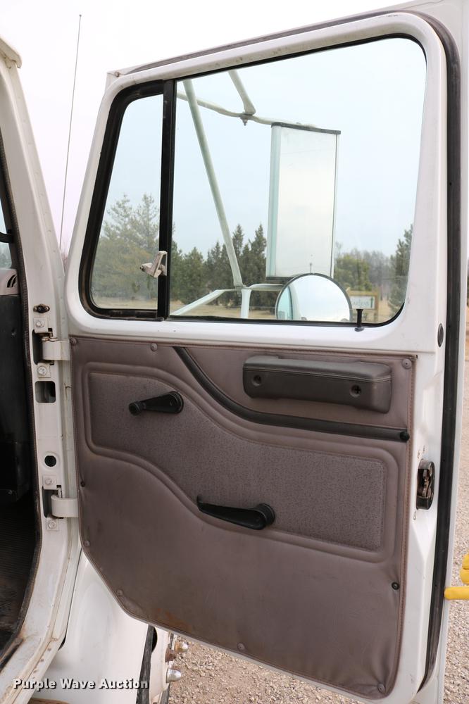 image for item DC3545 1998 International 4700 dump truck