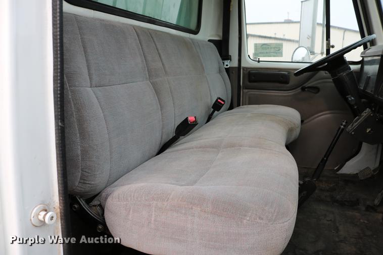 image for item DC3545 1998 International 4700 dump truck