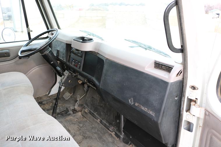 image for item DC3545 1998 International 4700 dump truck