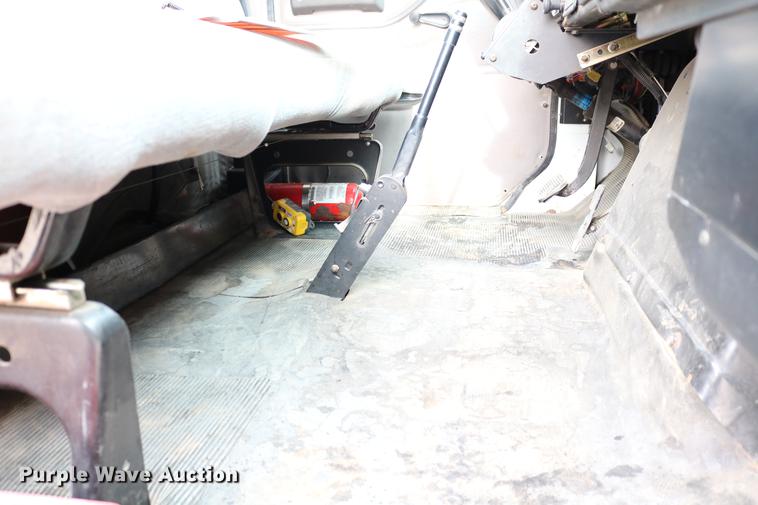 image for item DC3545 1998 International 4700 dump truck