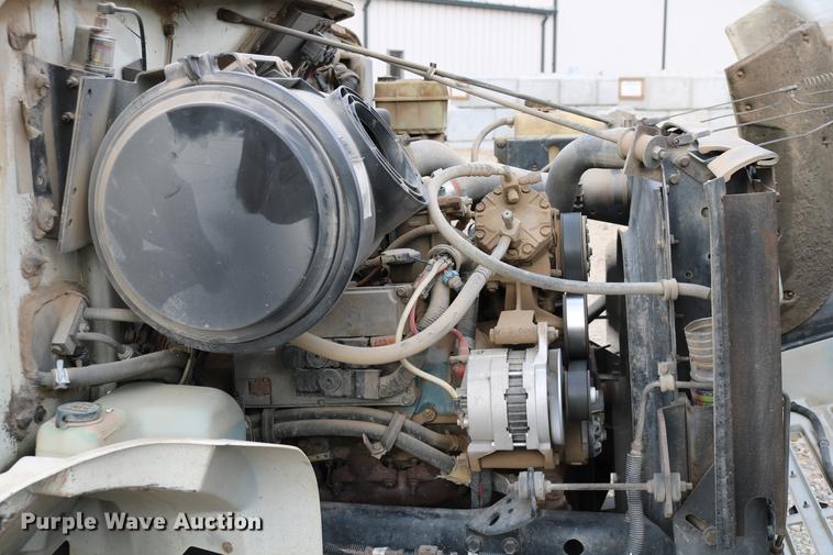 image for item DC3545 1998 International 4700 dump truck