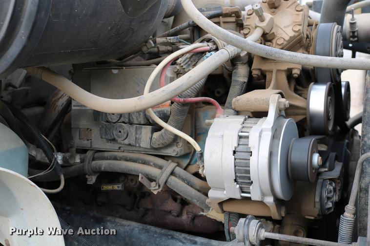 image for item DC3545 1998 International 4700 dump truck