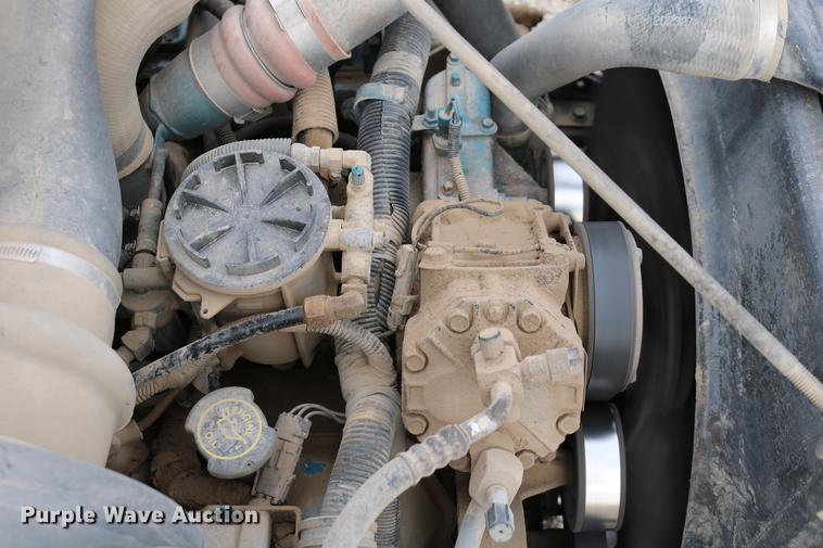 image for item DC3545 1998 International 4700 dump truck