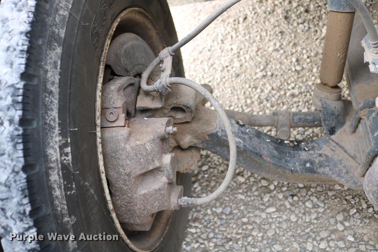 image for item DC3545 1998 International 4700 dump truck