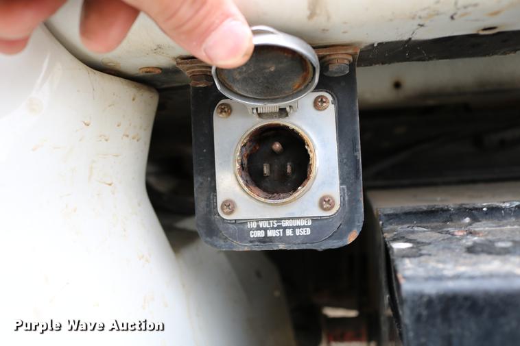 image for item DC3545 1998 International 4700 dump truck