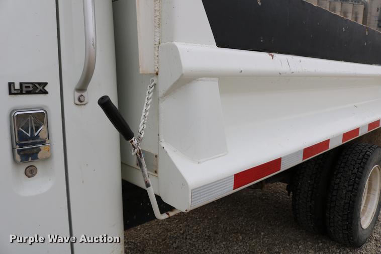 image for item DC3545 1998 International 4700 dump truck