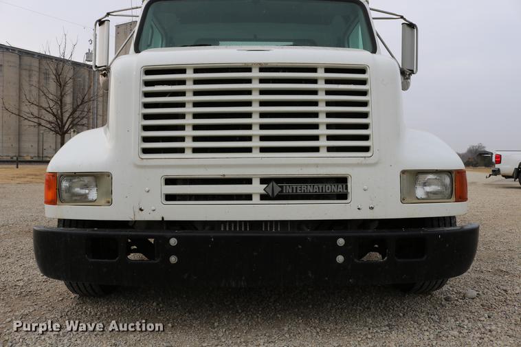 image for item DC3545 1998 International 4700 dump truck