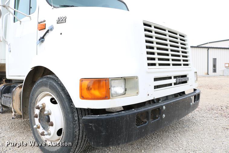 image for item DC3545 1998 International 4700 dump truck
