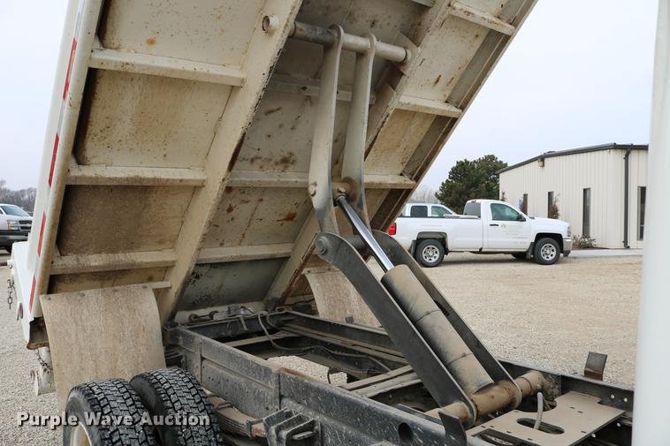 image for item DC3545 1998 International 4700 dump truck