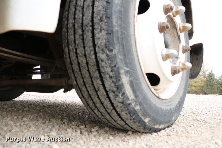 image for item DC3545 1998 International 4700 dump truck